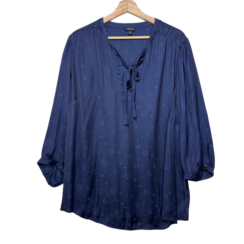 Torrid Tie Neck Star Print Blouse Navy Blue Half Sleeve Button Cuff Sz 3X Casual